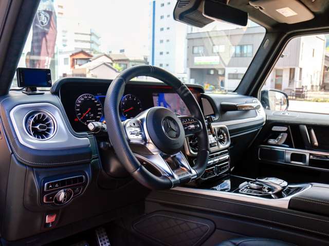 Mercedes-Benz G-Class 2