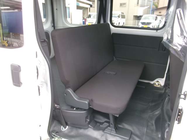 Daihatsu Hijet Cargo 9