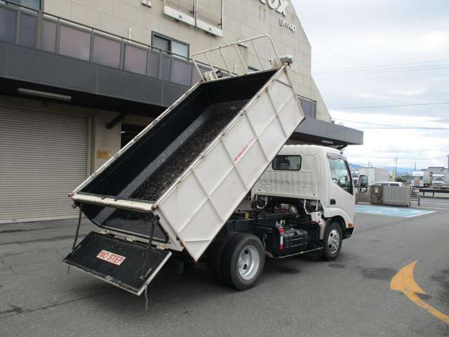 Hino Dutro 5