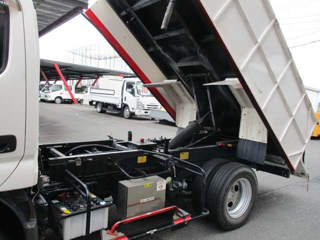 Hino Dutro 10