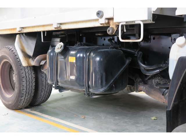 Isuzu Elf 11