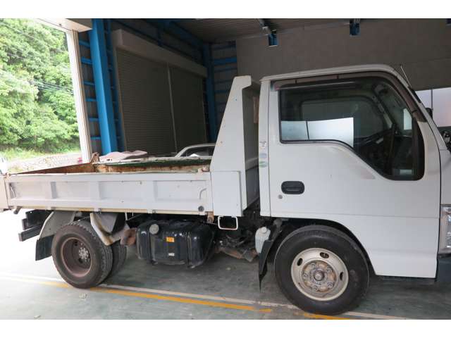Isuzu Elf 4