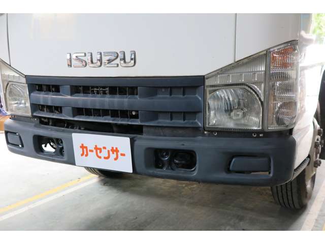 Isuzu Elf 8