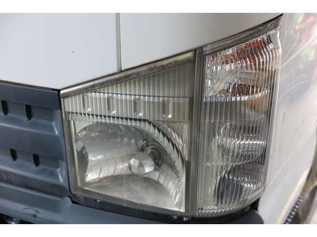 Isuzu Elf 10