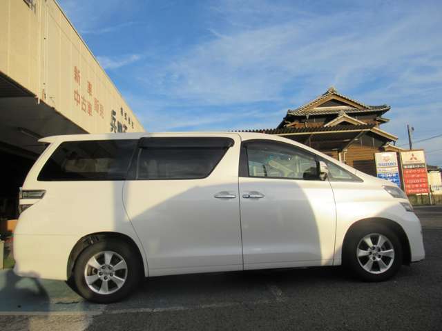 Toyota Vellfire 4