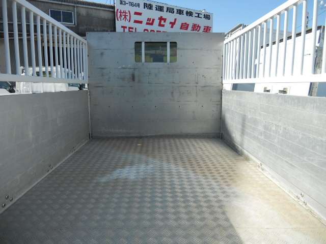 Mitsubishi Fuso Canter Guts 6