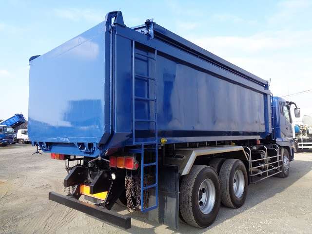 Mitsubishi Fuso Super Great 3