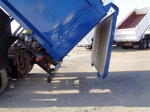 Mitsubishi Fuso Super Great 9
