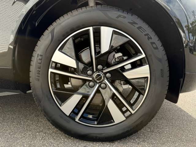 Volvo XC60 8