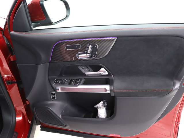 Mercedes-Benz GLB 4