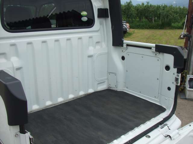 Daihatsu Hijet Deck Van 11