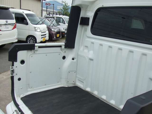 Daihatsu Hijet Deck Van 12
