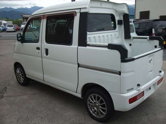 Daihatsu Hijet Deck Van 3