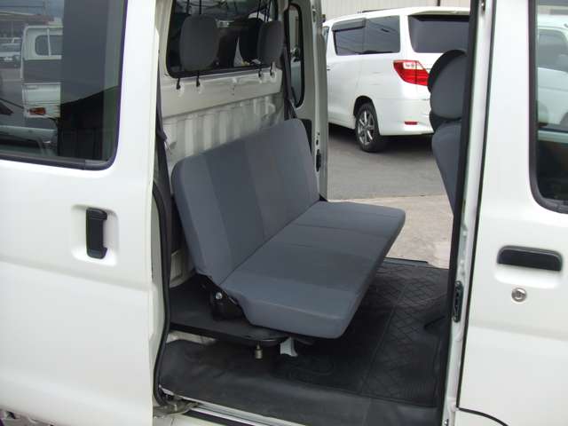 Daihatsu Hijet Deck Van 5