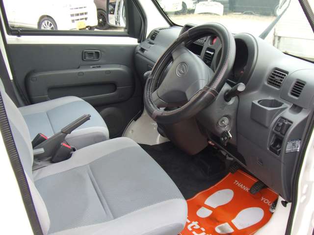 Daihatsu Hijet Deck Van 6