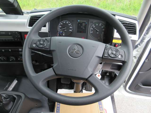 Mitsubishi Fuso Fighter 12