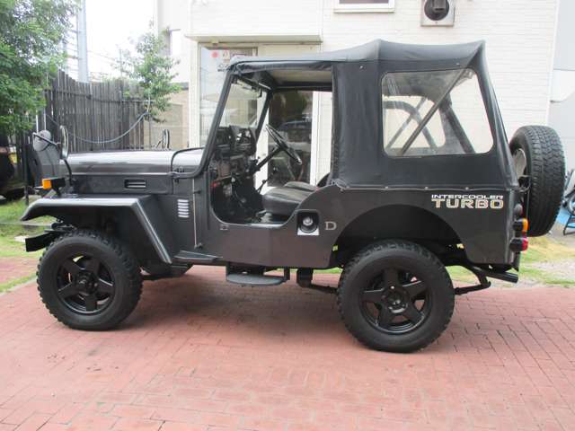 Mitsubishi Jeep 4