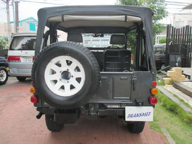 Mitsubishi Jeep 7