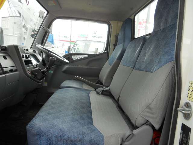 Mitsubishi Fuso Canter Guts 12
