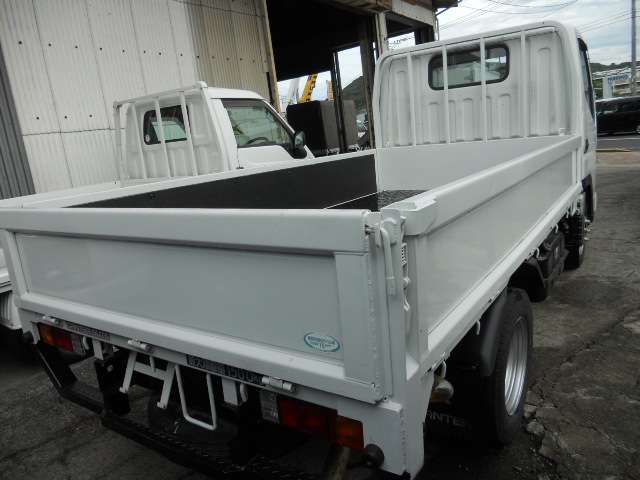 Mitsubishi Fuso Canter Guts 4