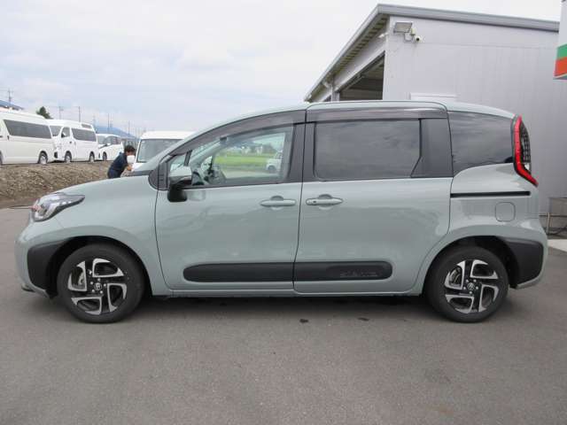 Toyota Sienta 11