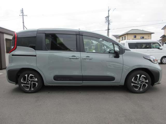 Toyota Sienta 7