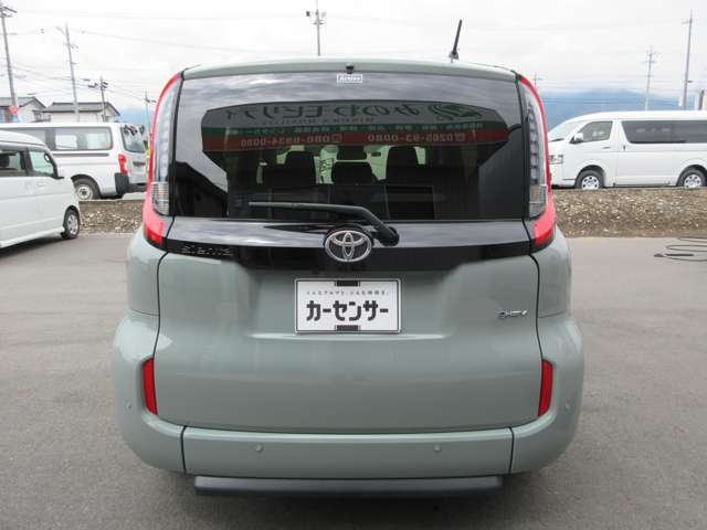 Toyota Sienta 9