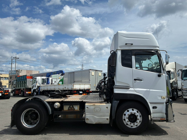 UD Trucks Quon 12