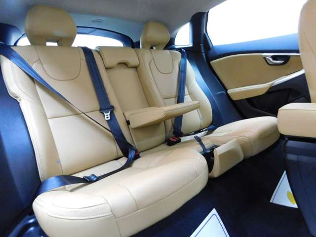 Volvo V40 Cross Country 7