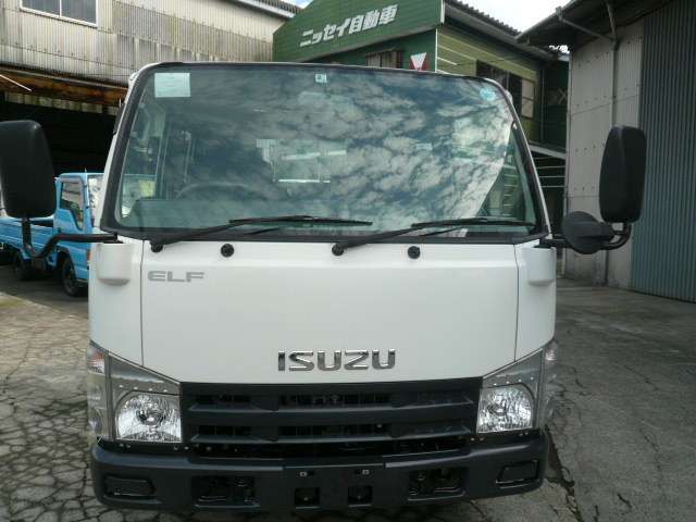 Isuzu Elf 3