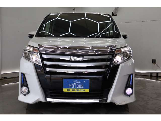 Toyota Noah 8