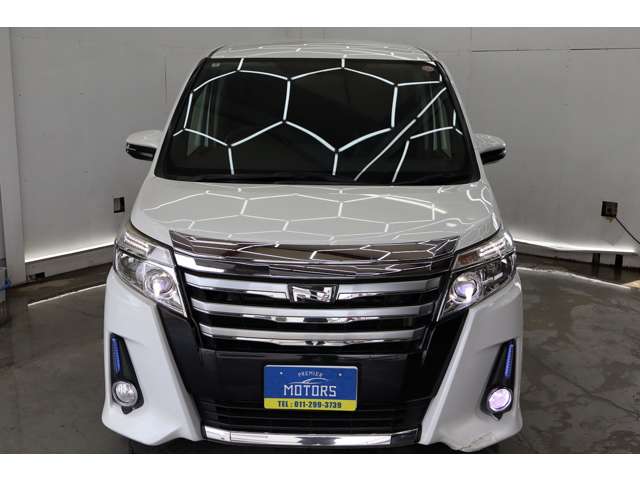 Toyota Noah 9