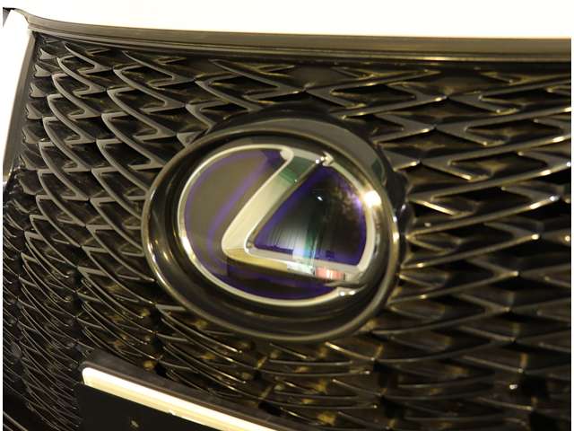 Lexus UX 7