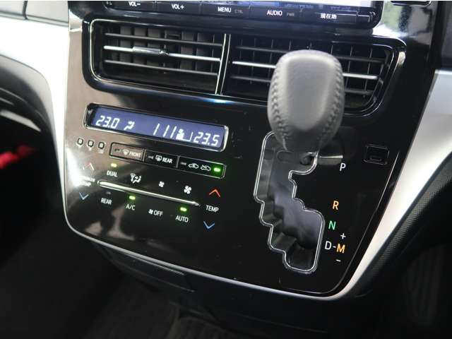 Toyota Estima 6