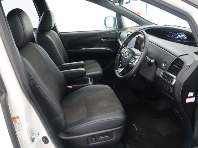 Toyota Estima 8