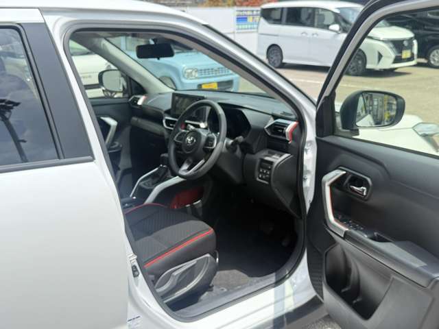 Toyota Raize 10