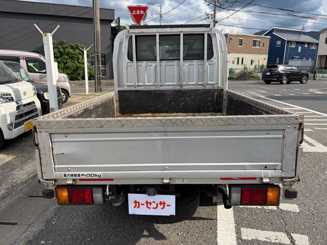 Isuzu Elf 7