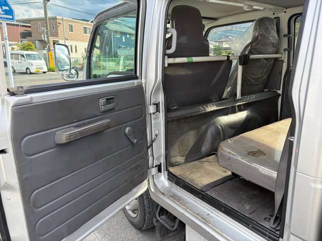 Isuzu Elf 9
