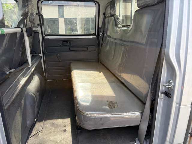 Isuzu Elf 10