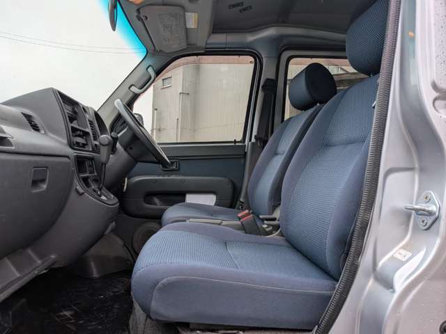 Daihatsu Hijet Cargo 11
