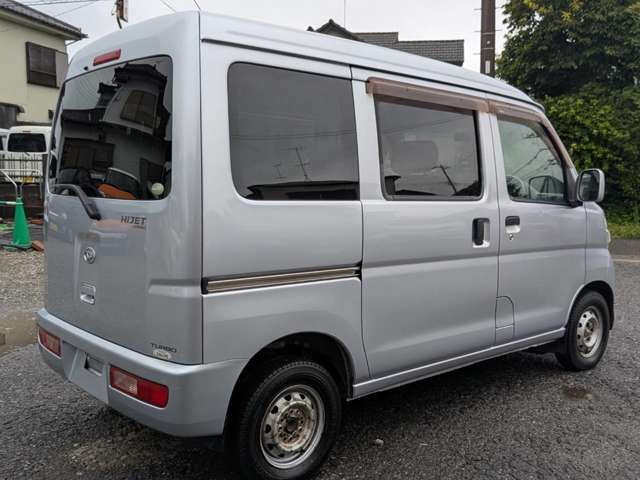 Daihatsu Hijet Cargo 7