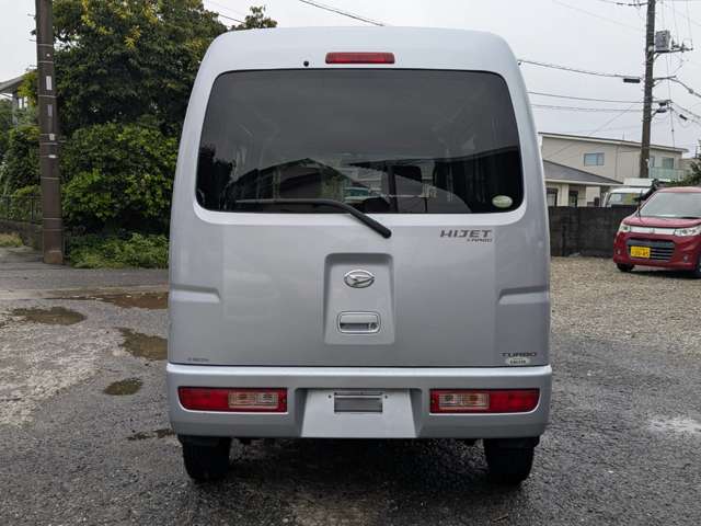 Daihatsu Hijet Cargo 8