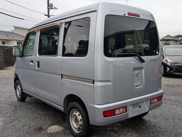 Daihatsu Hijet Cargo 9