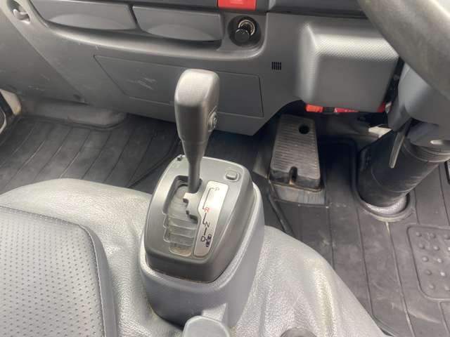 Isuzu Elf 11