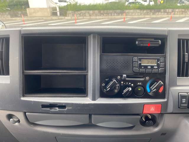 Isuzu Elf 12
