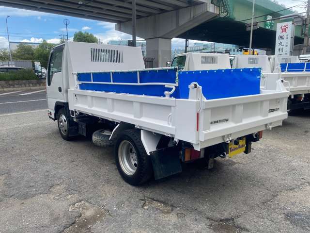 Isuzu Elf 7