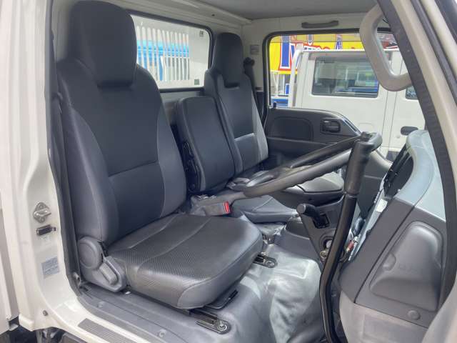 Isuzu Elf 8