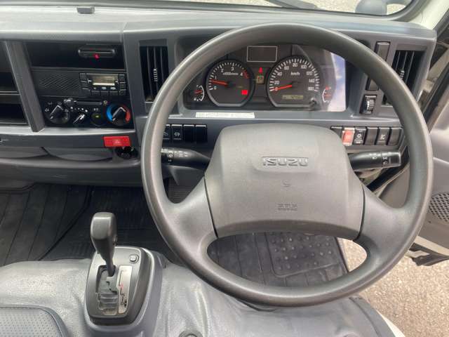 Isuzu Elf 10