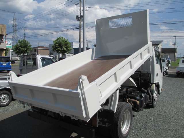 Isuzu Elf 5