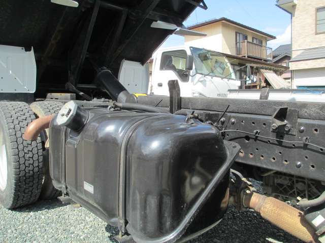 Isuzu Elf 6